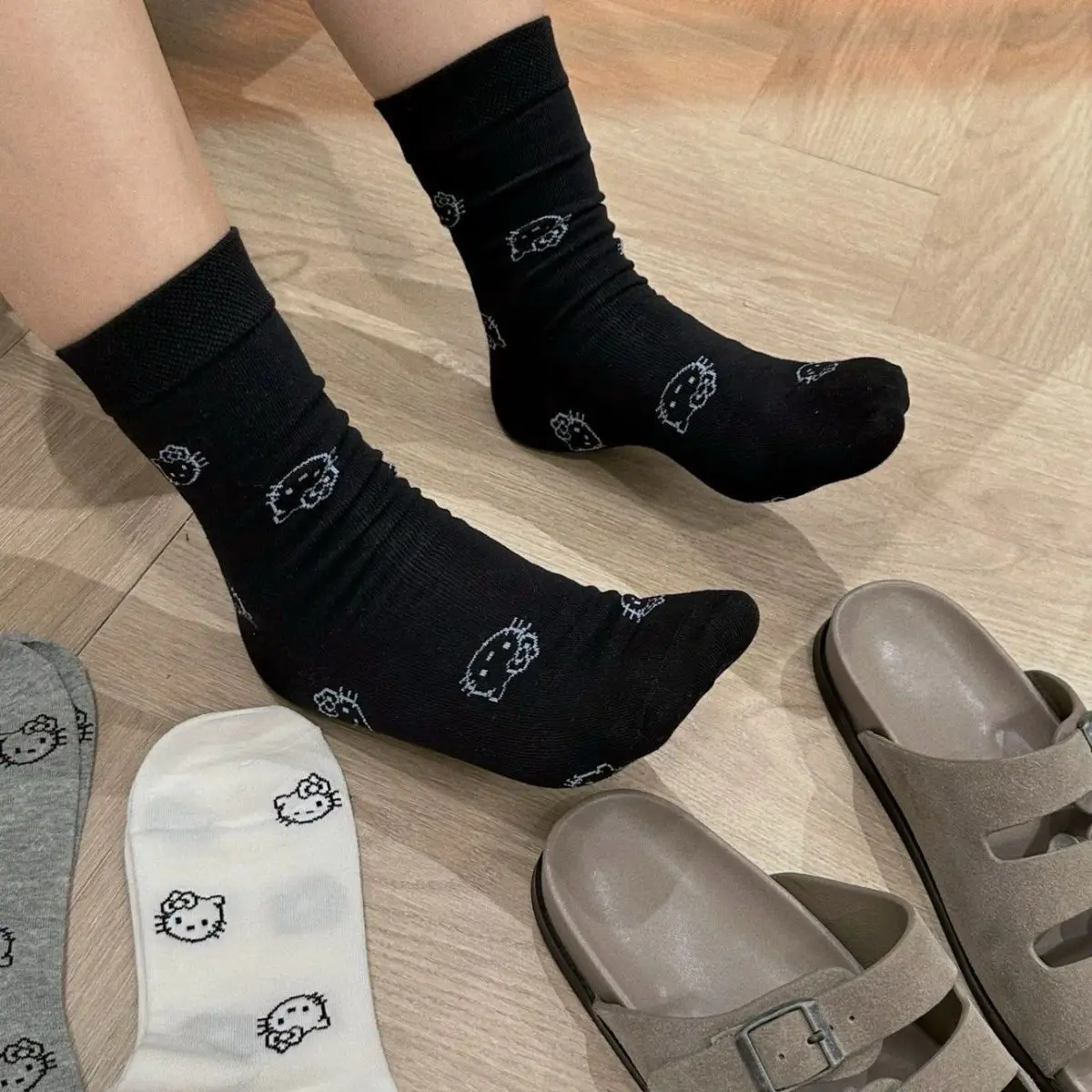 هالو كيتي جوارب لطيفة للنساء ، النسخة الكورية ، متعددة الاستخدامات ، أحادية اللون ، متوسطة ، الإضافية ، الربيع والخريف ، الطالب ، 6 أزواج