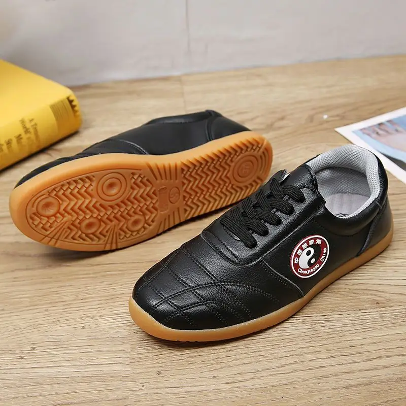 

Professional New Men's Women's Martial Arts Wrestling Shoes Comfortable Fitness Shoes Designer Tai Chi Shoes Martial Arts Very g