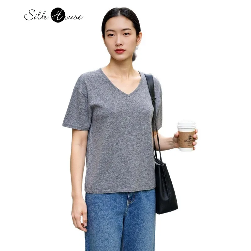 

Soft Skin Friendly Seamless Integrated 100% Wool Early Autumn V-neck Short Sleeved Solid Color Bottoming Shirt