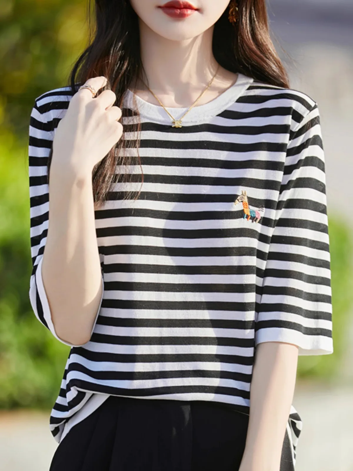 Foreign style embroidery knitting short sleeve women's thin top black and white striped cotton thread T-shirt with loose summer