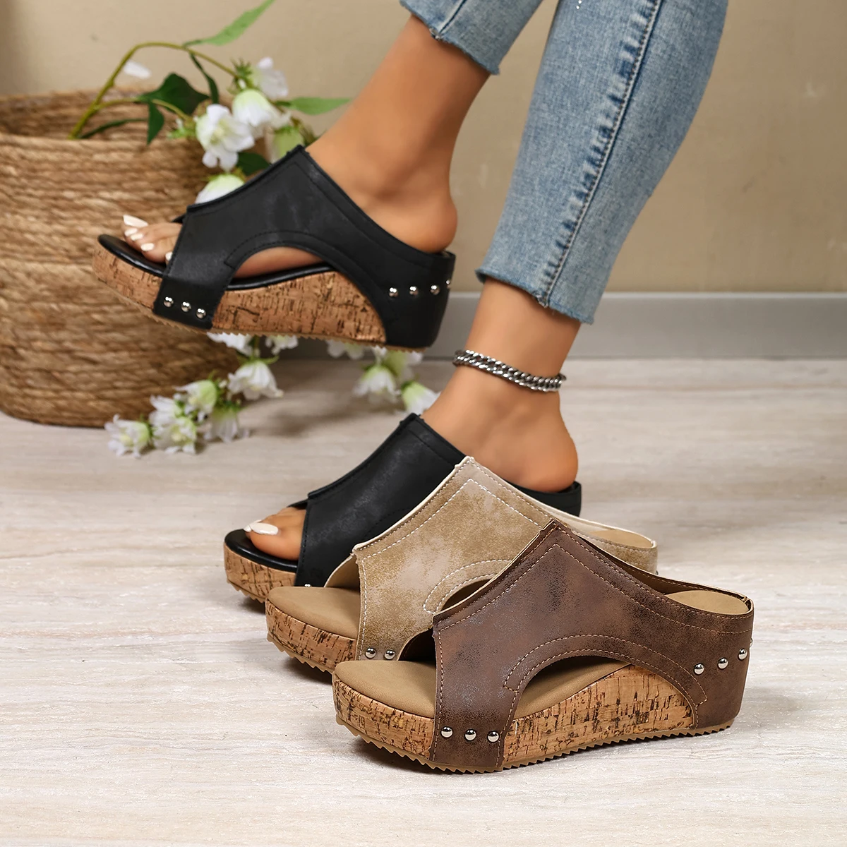 *Summer New Round Head Slope Heel Comfortable Casual Slippers Fashionable and Sexy Banquet Hot Selling Slippers for Women
