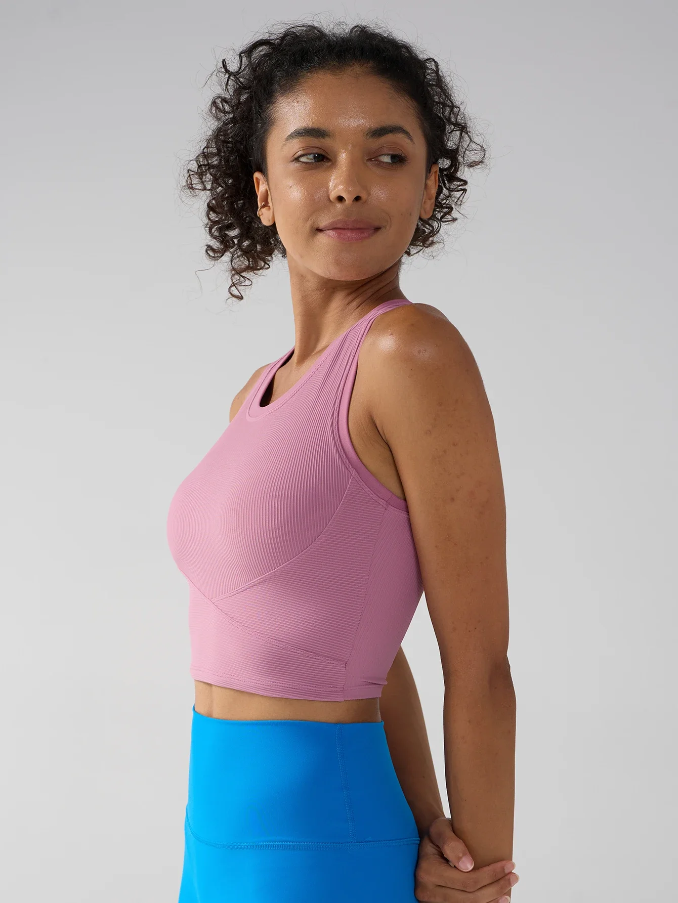 

Новый спортивный бюстгальтер для йоги с высокой степенью поддержки, ударопрочный, с фиксированными чашками, удобный, дышащий, для бега, фитнеса, велоспорта, пилатеса