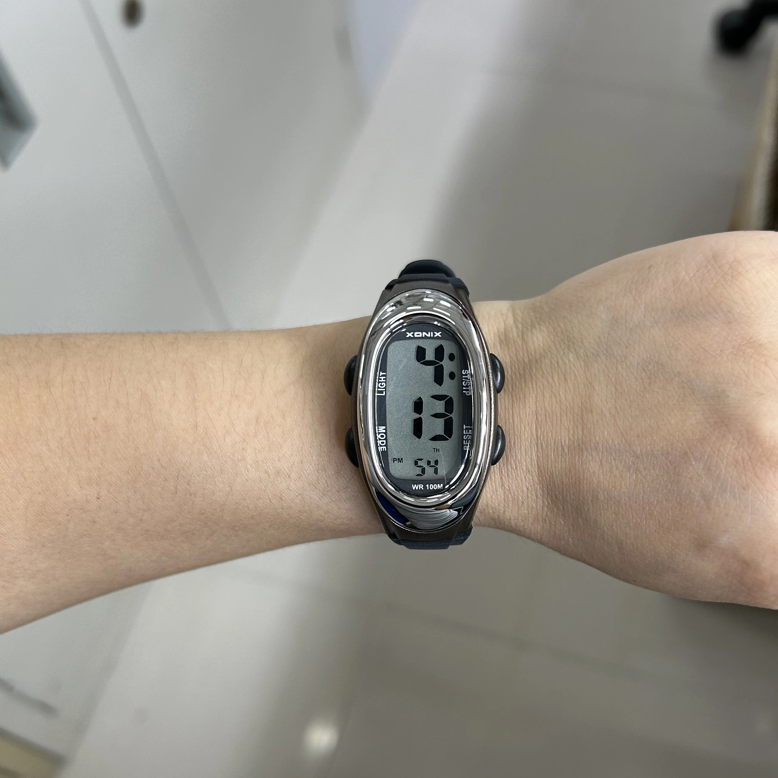 

Precision Rectangular Electronic Timer Watch For High School Boys And Girls, Suitable For Sports And Students. An Unusual Watch.