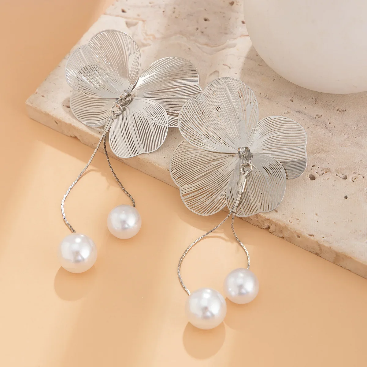 New Romantic Flower Petal Long Tassel Drop Earrings for Women Trend Imitation Pearl Hanging Piercing Earrings Wed Jewelry Gift image 4