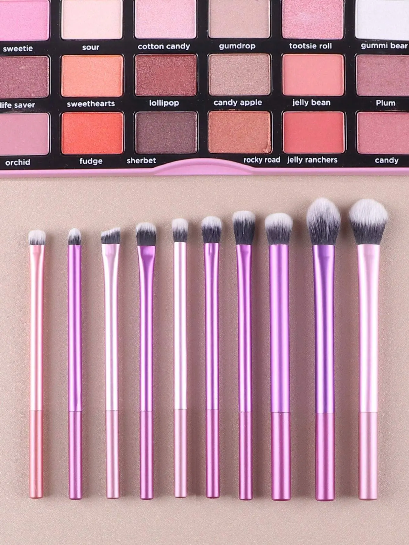 10 szt. Nowy wielokolorowy pędzel z włosia włóknistego Pędzel do makijażu do cieni do powiek i kosmetyków kosmetycznych, przenośny