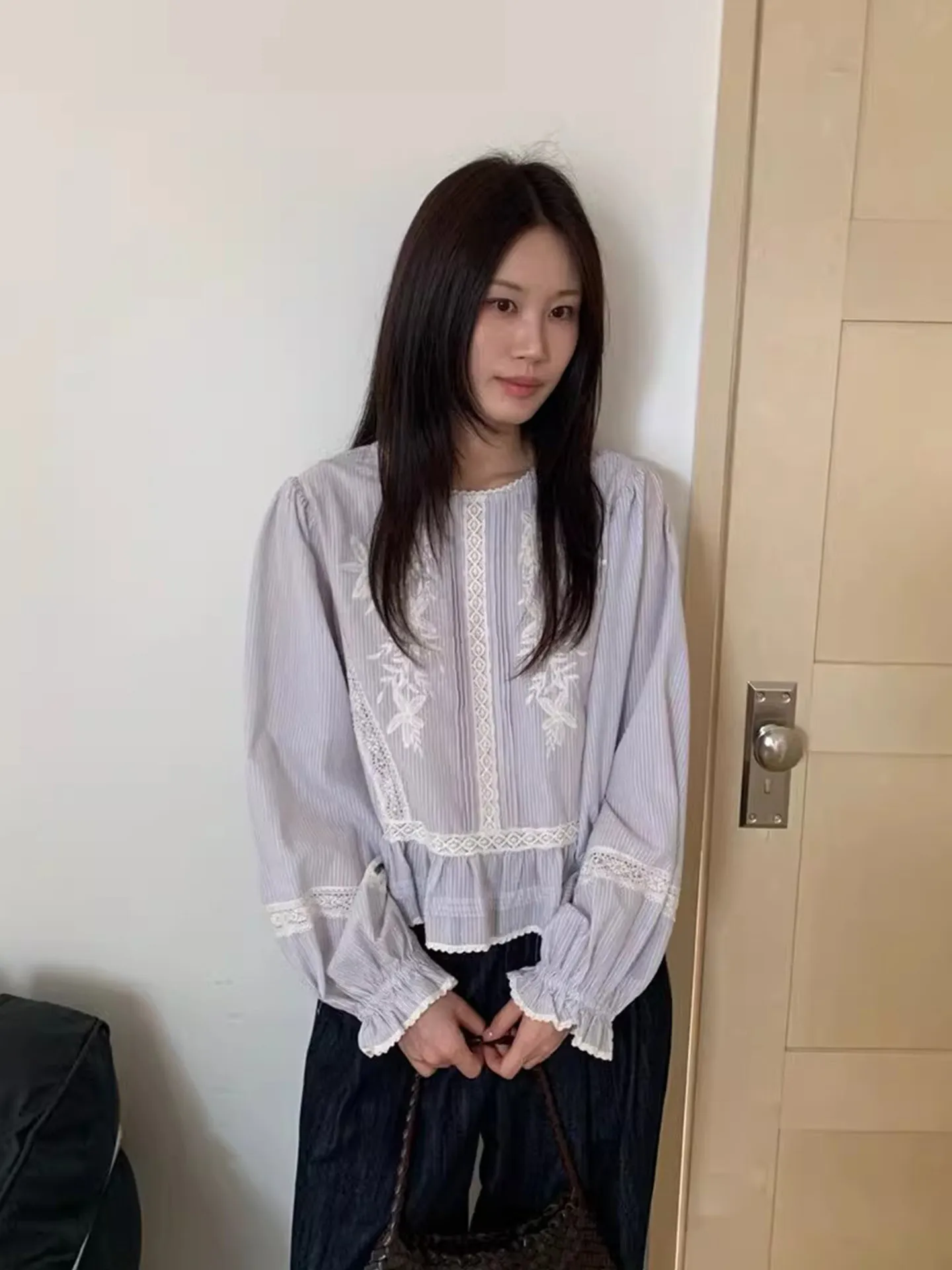 

Clothland Women Sweet Lace Blouse Flare Sleeve Embroidery Hollow Out Shirt Female Cute Fashion Tops Blusa LB419