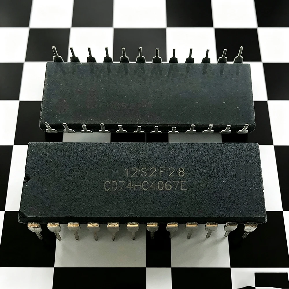 74HC4067 CD74HC4067E CD74HC4067  DIP-24 In Stock1pcs/lot