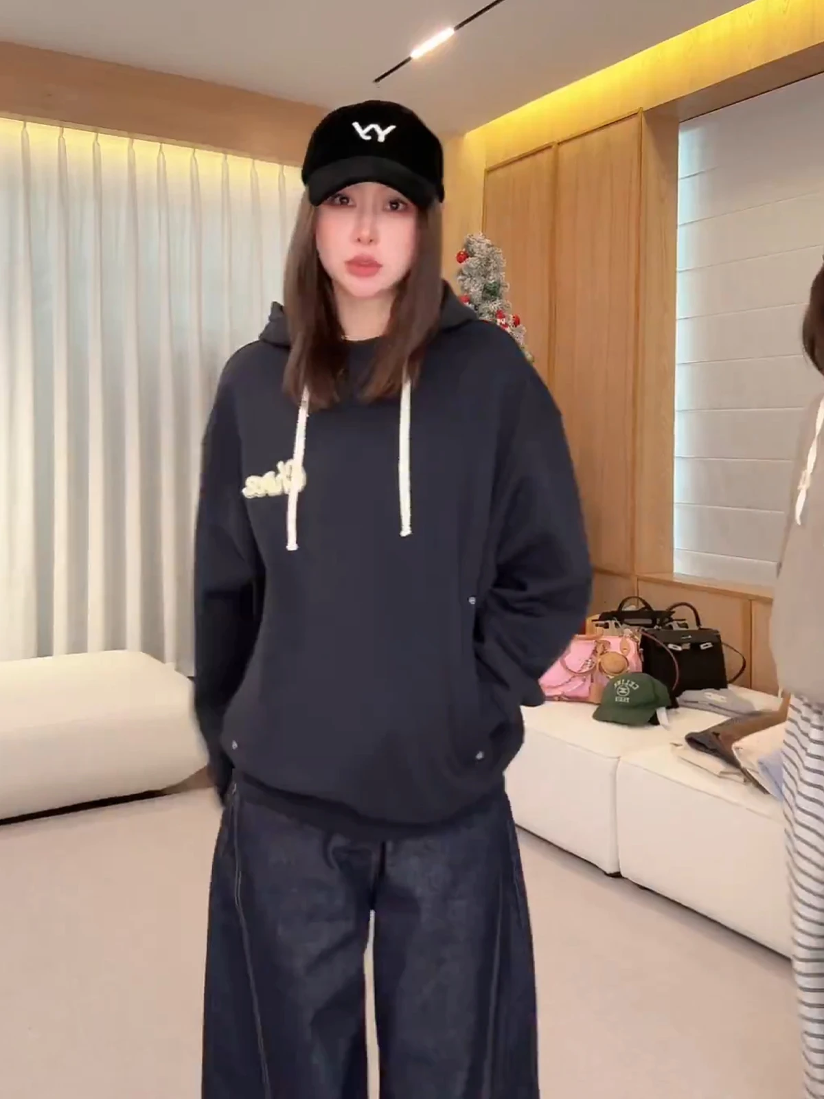 

Loose Long Sve Hoodie Women's Casual Comfortable Cotton Sweatirt Embroidered Patch Spring Faion Lin Rou Rou New 2026