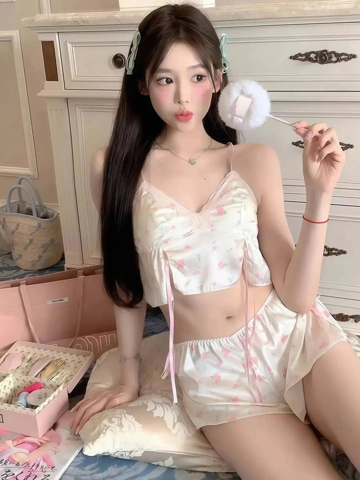 

Сексуальные шорты Pure Desire Sweet Bowknot с ремешком и нагрудными подушечками Комплекты шорт с открытой спиной и глубоким V-образным вырезом без рукавов Очаровательный сладкий LGJR