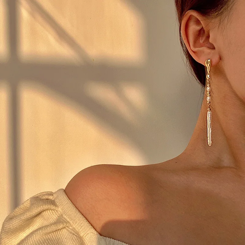 

Niche Fashion Natural Baroque Pearl Strip Ear Stud 18K Gold Plated Irregular Bar Pearl Drop Dangling Long Earring Jewelry Gifts