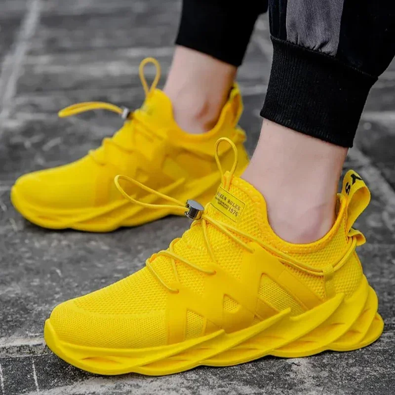 Summer Men Yellow Orange Sneakers 2023 Lace Up Shoes Casual Breathable White Mens Designer Sports Outdoor Trainers Running Shoes