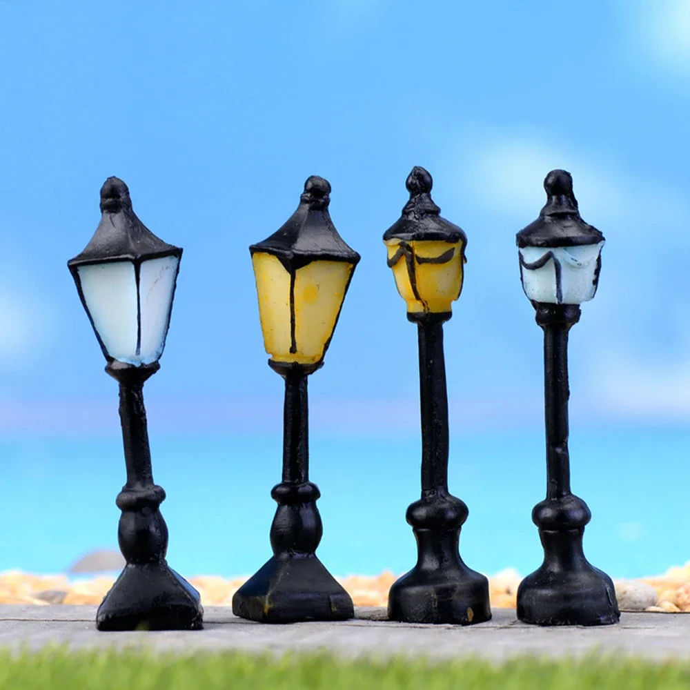 New Retro Mini Street Lamp Miniature Garden Ornament Streetlight Figurines Fairy Garden Decoration Resin Craft Micro Landscaping