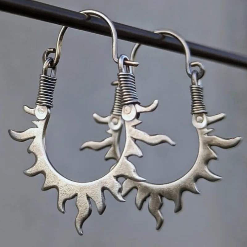 Vintage Ethnische Silber Farbe Metall Carving Geometrie Halbkreis Muster Baumeln Ohrringe für Frauen Schmuck