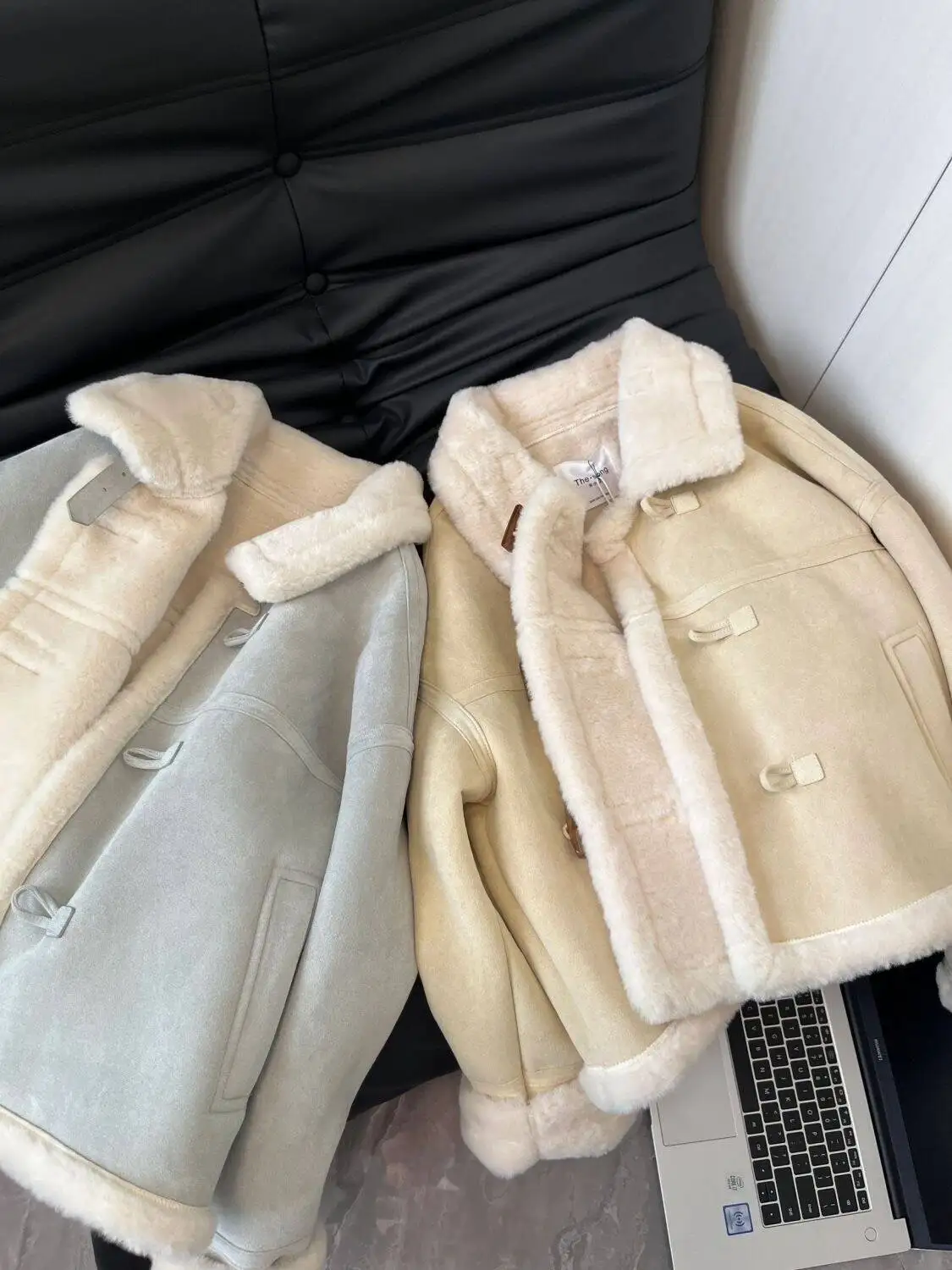 ラムファージャート女性の秋冬オルト Sle Fce 裏地付きボタンレザーと毛皮のインテイテッドオートバイ服