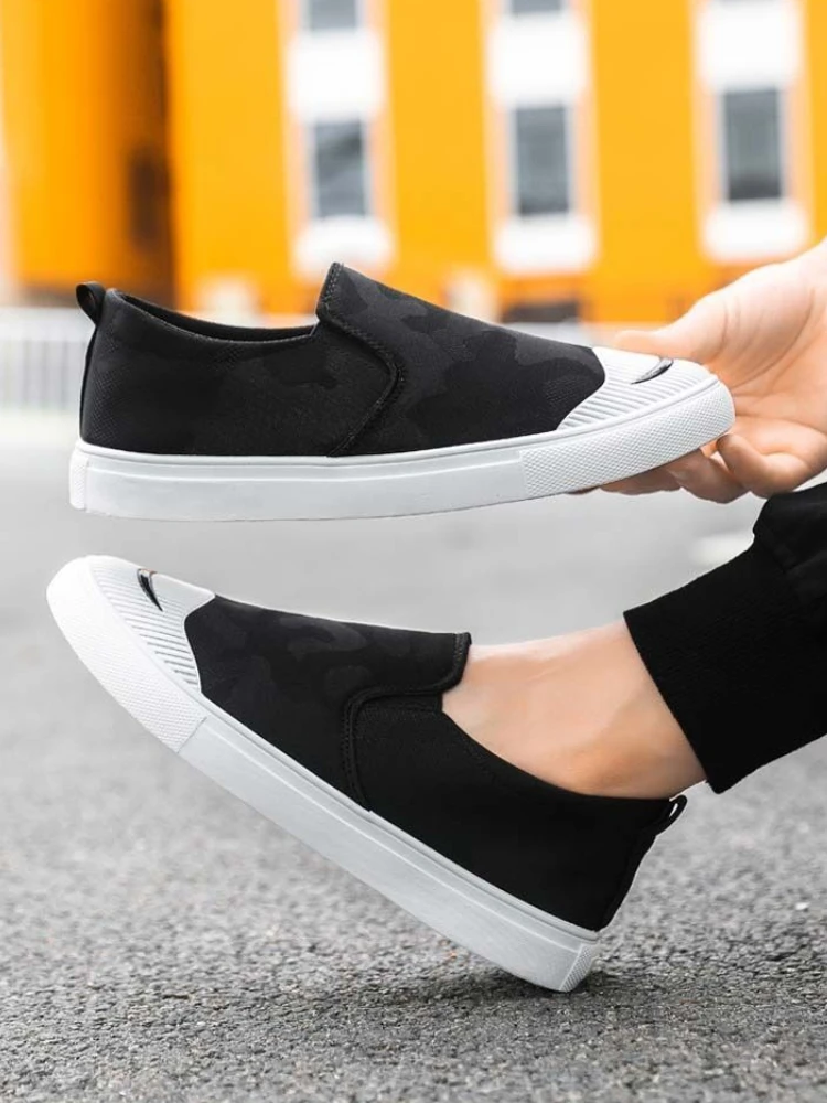

Canvas Sneakers Summer Korean Style Round Toe Slip-on Men's Casual Shoes Low Price Breathable Trends 2025 Non-leather Male Shoe