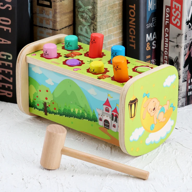 لعبة Whack-a-Mole الخشبية مع أوتاد ملونة ومطرقة خشبية - تتمتع للأطفال