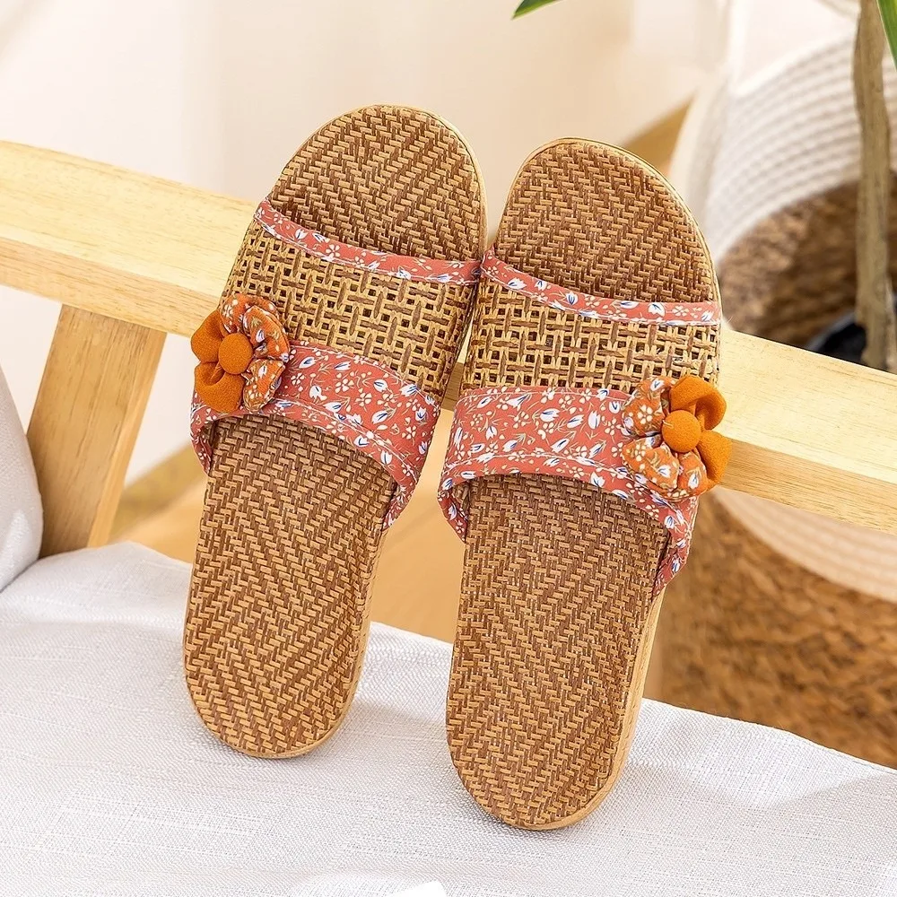 Fashion Breathable Straw Plaited Slippers Flower Non-Slip Linen Slippers EVA Bottom Shoes Home Slippers Wood Floor