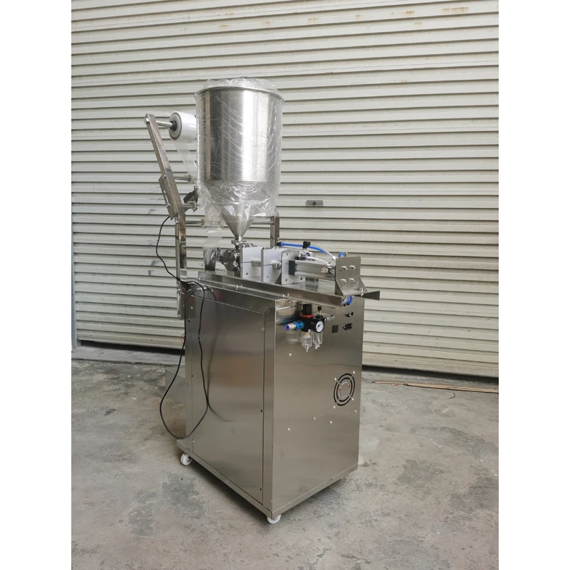 Automatic Liquid Pouch Filling and Sealing Machine Sachet Packaging Vertical Form Fill Seal Bagging