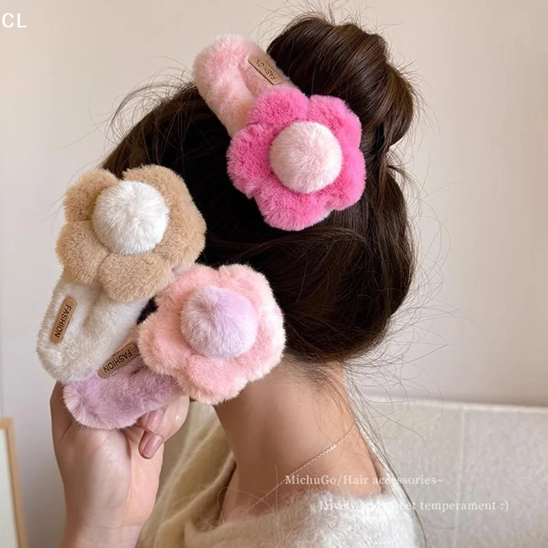 

AttireTroveFlyaway Hair Sweet Plush Flower Hair Clip Cute Soft Headwear Accessories Fashion Large Duckbill Clip Daily