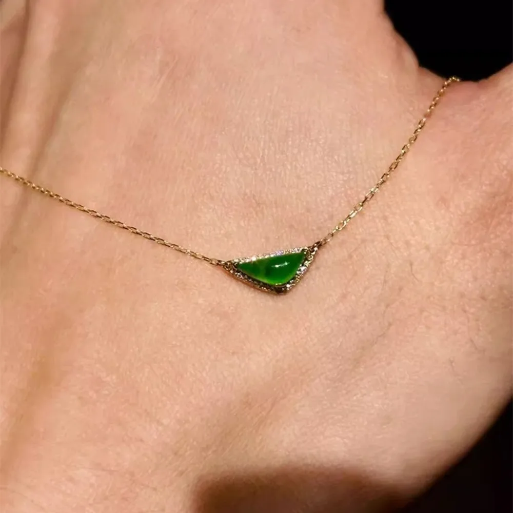 

Mini Triangle Jadeite Green Clavicle Chain Niche Exquisite Necklace for Women Fashion
