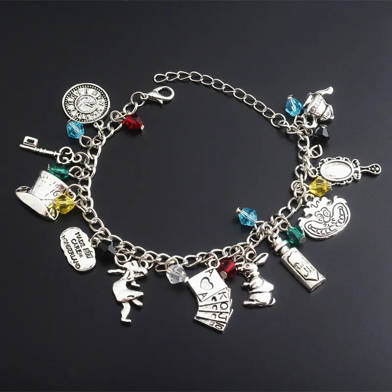 Pulsera y pendientes de Anime Alicia en el País de las Maravillas, conejo de marzo, la Reina Roja, pulsera con dijes de cosplay, regalo para mujer, accesorios para niña