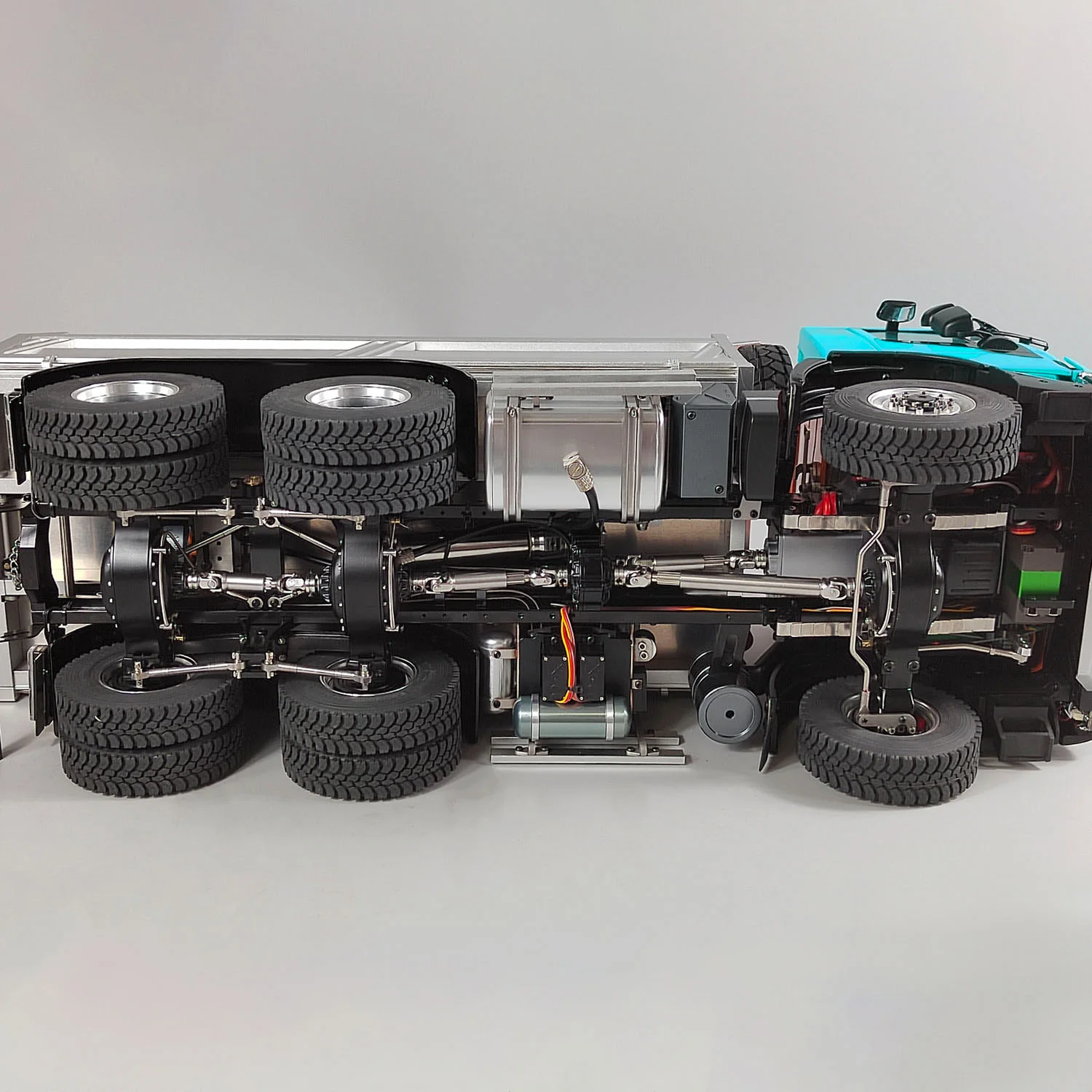 

RC Самосвал 6x6 1/14 Металлический Гидравлический Самосвал Модель автомобиля с дистанционным управлением и 2-скоростной Коробкой передач Звуковая Световая Система RC Игрушка TH23528