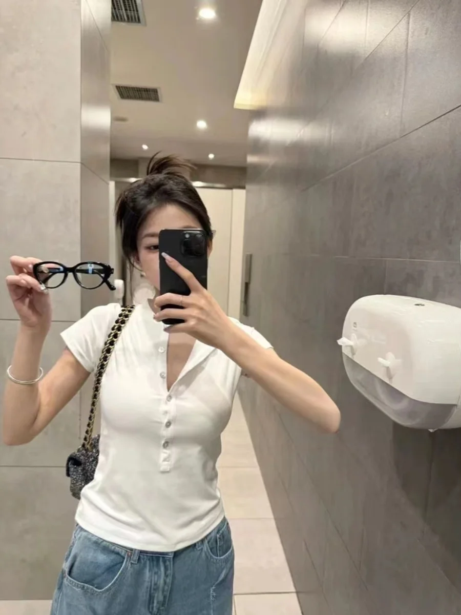 Summer 2024 Women's Slim Fit ort Sve T-irt Pure Desire American Sle Waist Cinched Button f Open Collar ort T-irt