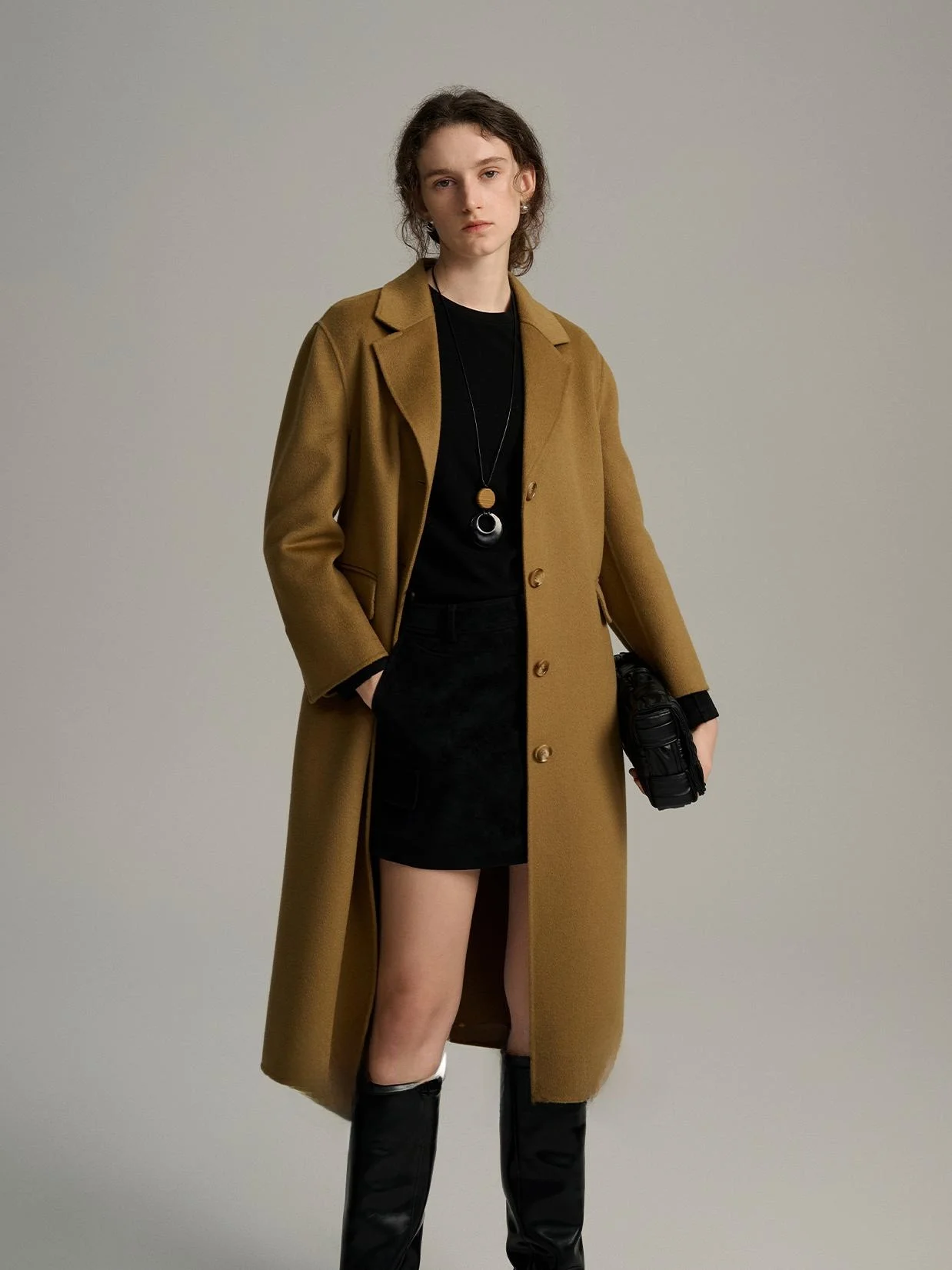 

Новое зимнее шерстяное пальто QFKQ из двусторонней шерсти, ручной работы, свободного кроя, с воротником и дизайнерским декором, женский костюм