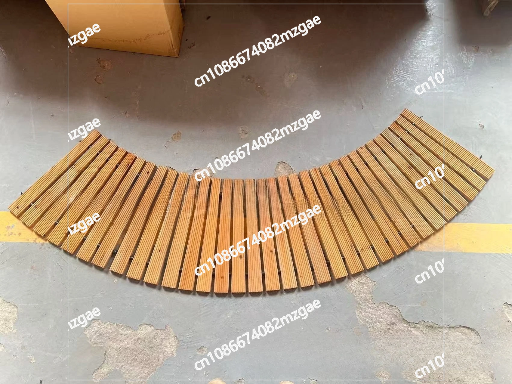 Solid wood garden path Outdoor floor Garden path Garden floor Party walkway