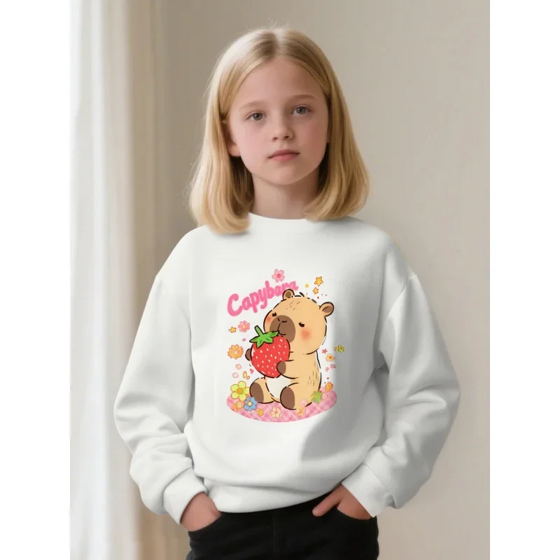 2025 سترة كابيبارا اللطيفة للفتيات تحمل طباعة الفراولة ورقبة دائرية #4