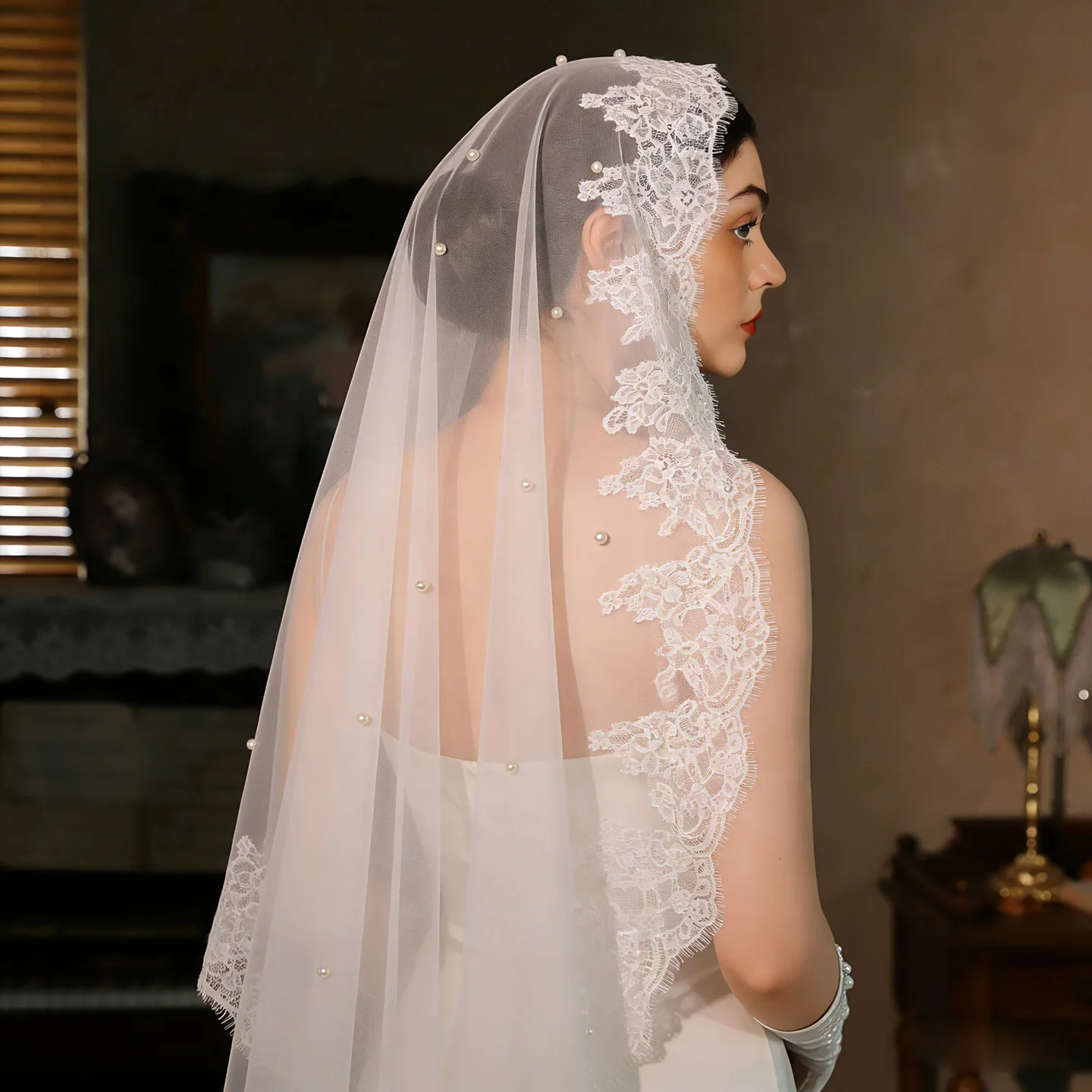 velo-de-novia-retro-de-encaje-con-perlas-de-una-sola-capa-para-fotos-de-boda-venta-al-por-mayor
