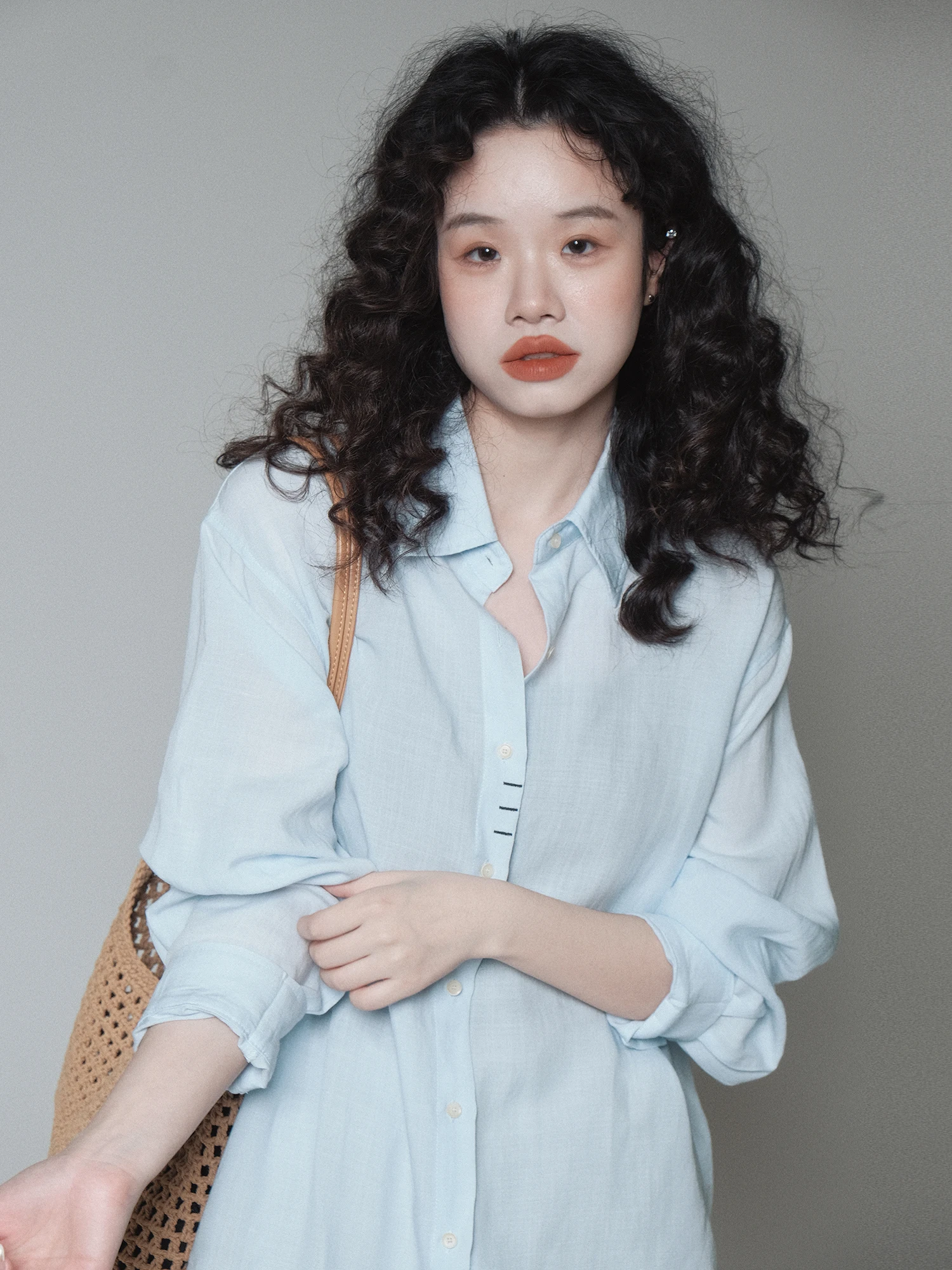 

Ivy Yang Casual Silk Linen Embroidered Long Sleeve Mid-Length Spring Shirt Women Loose Fit Classic Style Shirt for Women