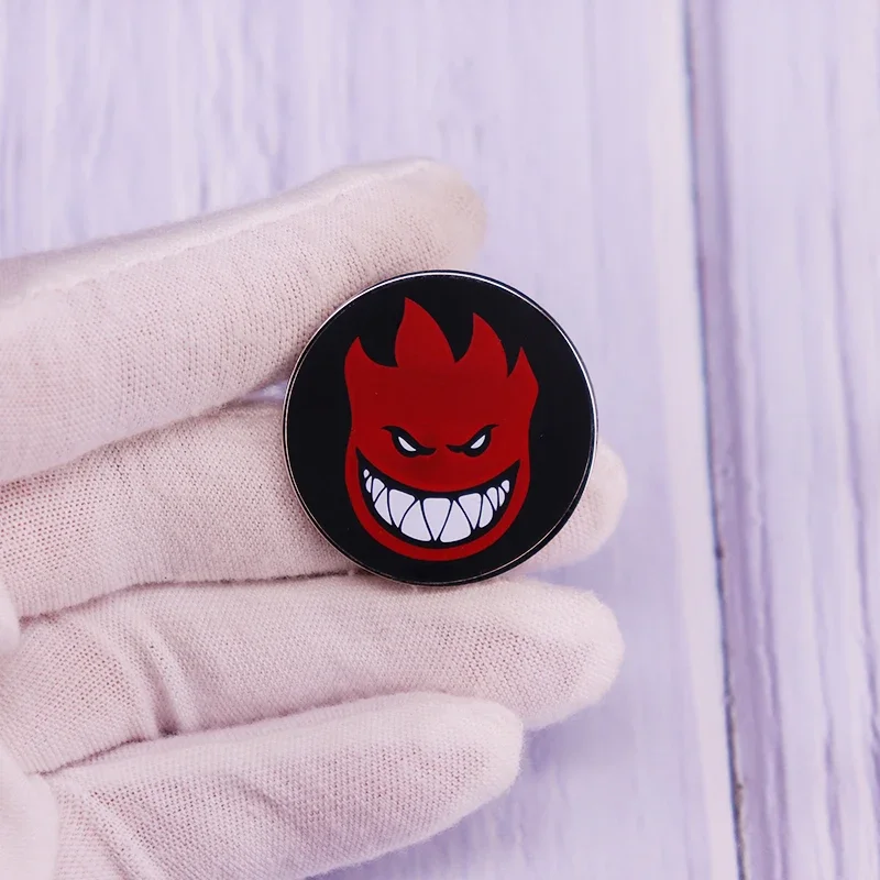 Red Spitfire Skateboards Logo Pin wildness and excitement with the eyes and the teeth Brooch Vintage 90s Badge