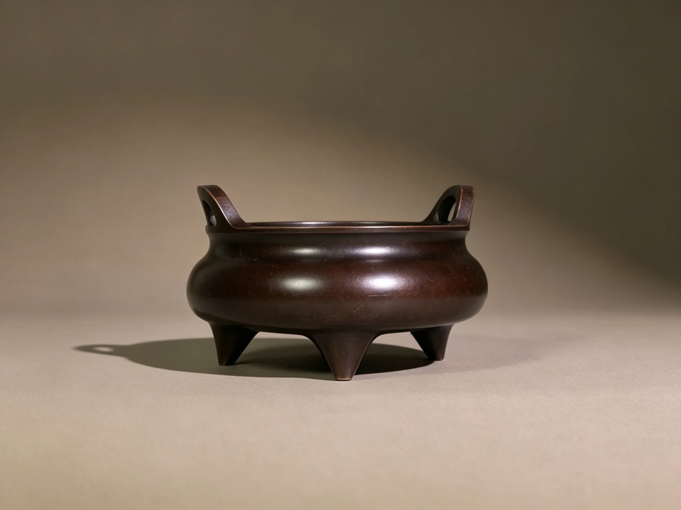 Pure Copper Xuande Censer, Incense Burner for Home Use, Zen-Style Ornament for Tea Rooms, Tea Ceremonies, Tea Tables, Antique Co