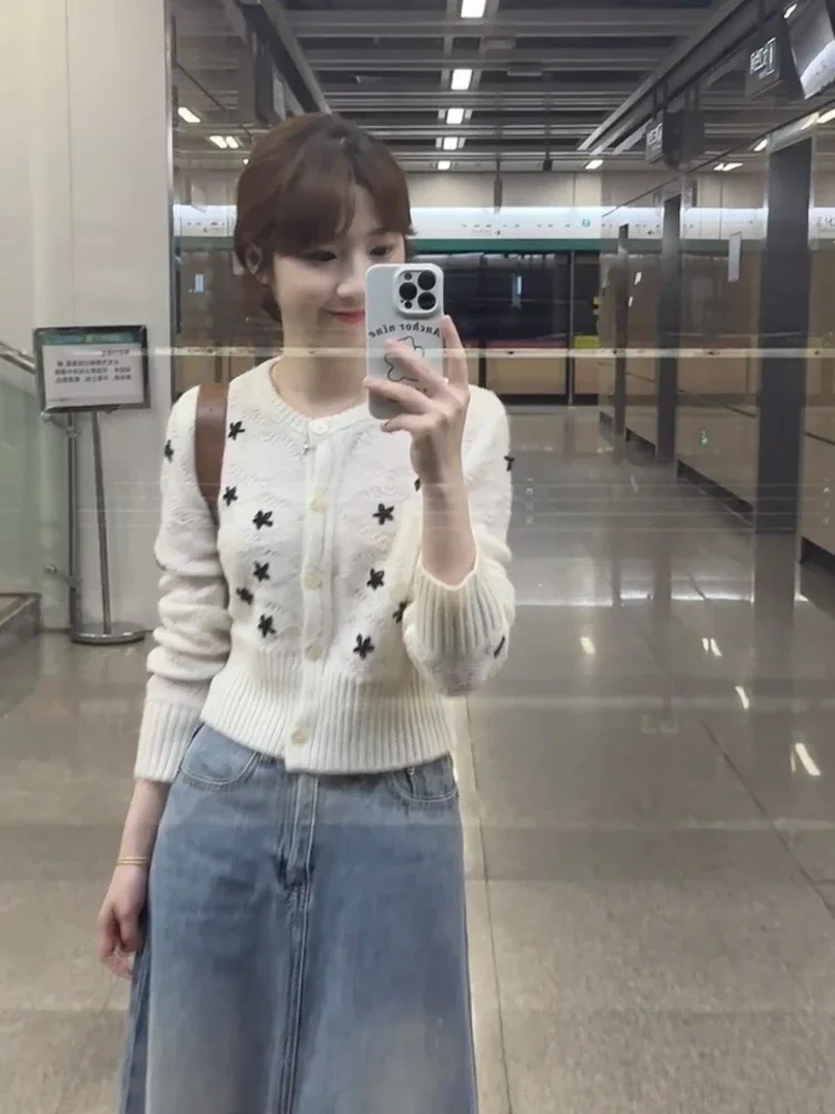 Y2kความงามหวานContrastสีดอกไม้เสื้อสเวตเตอร์ถักฤดูใบไม้ร่วงHarajukuเดี่ยวถักเสื้อกันหนาวGrunge Grunge Cropเสื้อกันหนาว