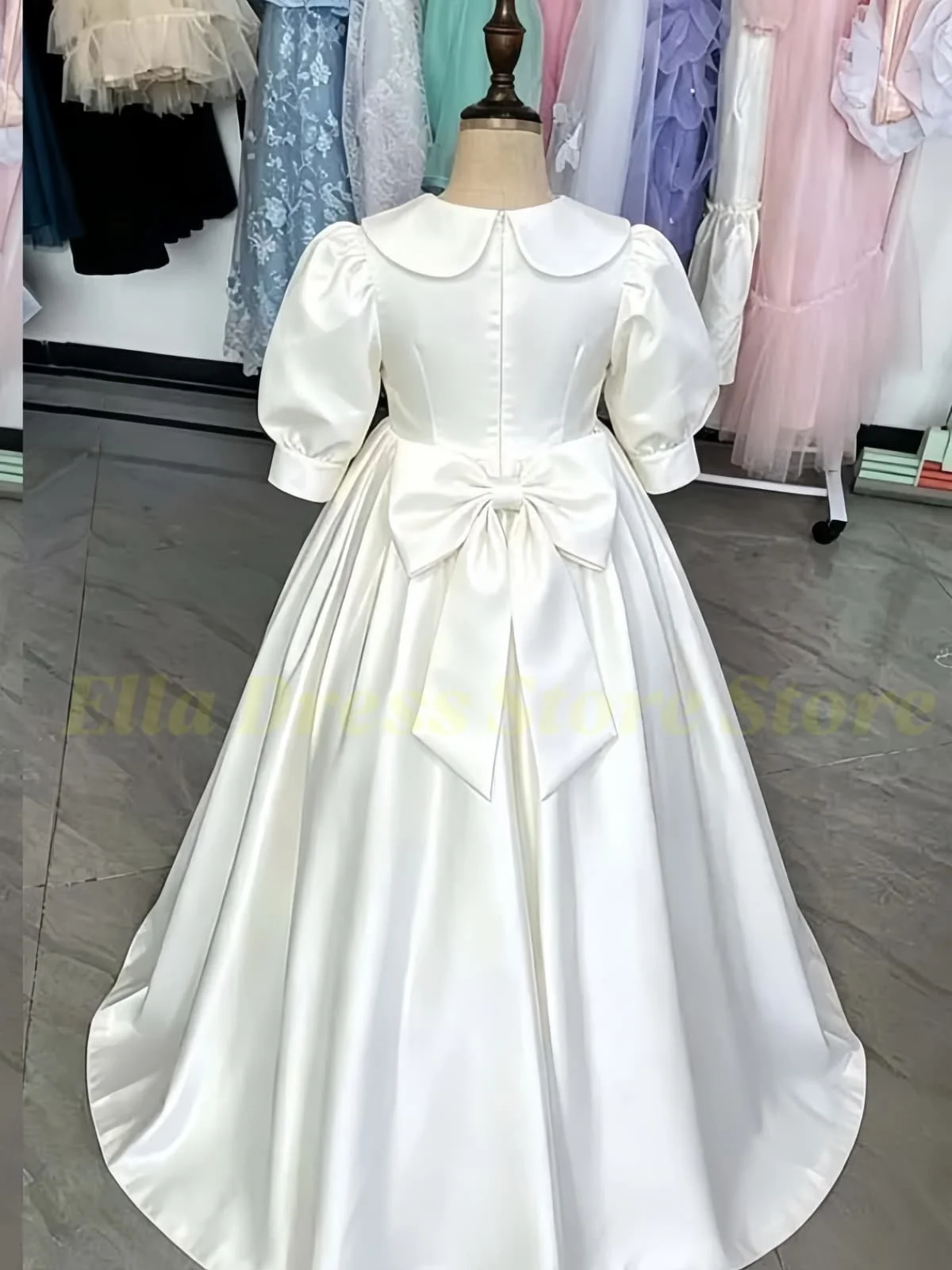 Maßgeschneidertes Mädchenkleid in Rosenrosa, Elegantes Ballkleid mit Puffärmeln und Schleife für Hochzeitszeremonien, Abendkleid, Formell, Maßanfertigung – Detail 3