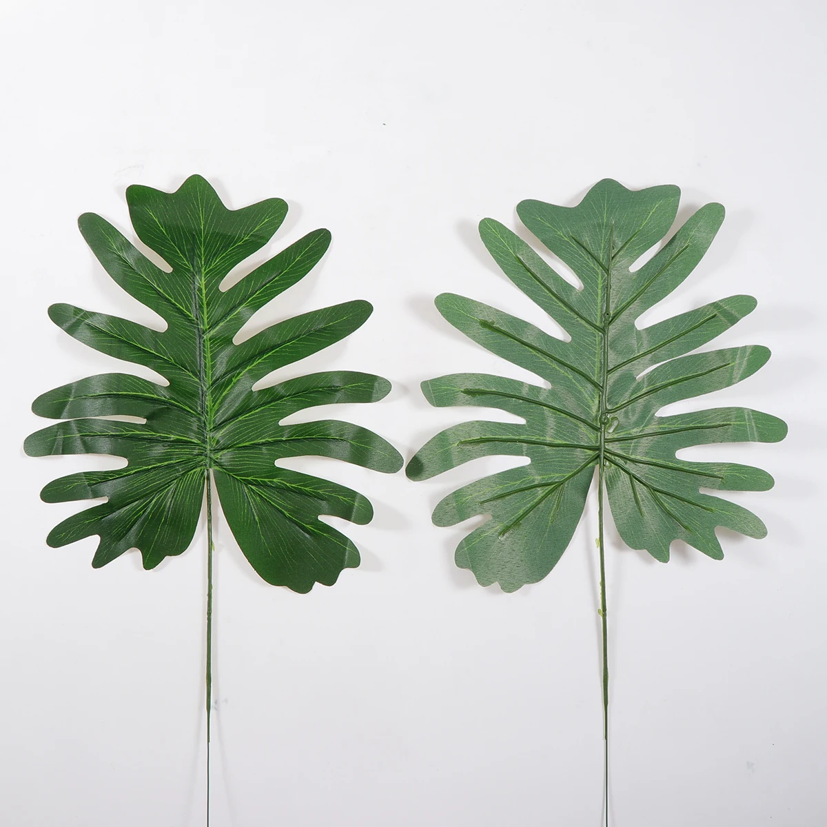 

2 pcs Artificial Leaves Green Plastic Scindapsus Foliage Fake Greenery For Home Kitchen Party Decor Jungle Event Photography