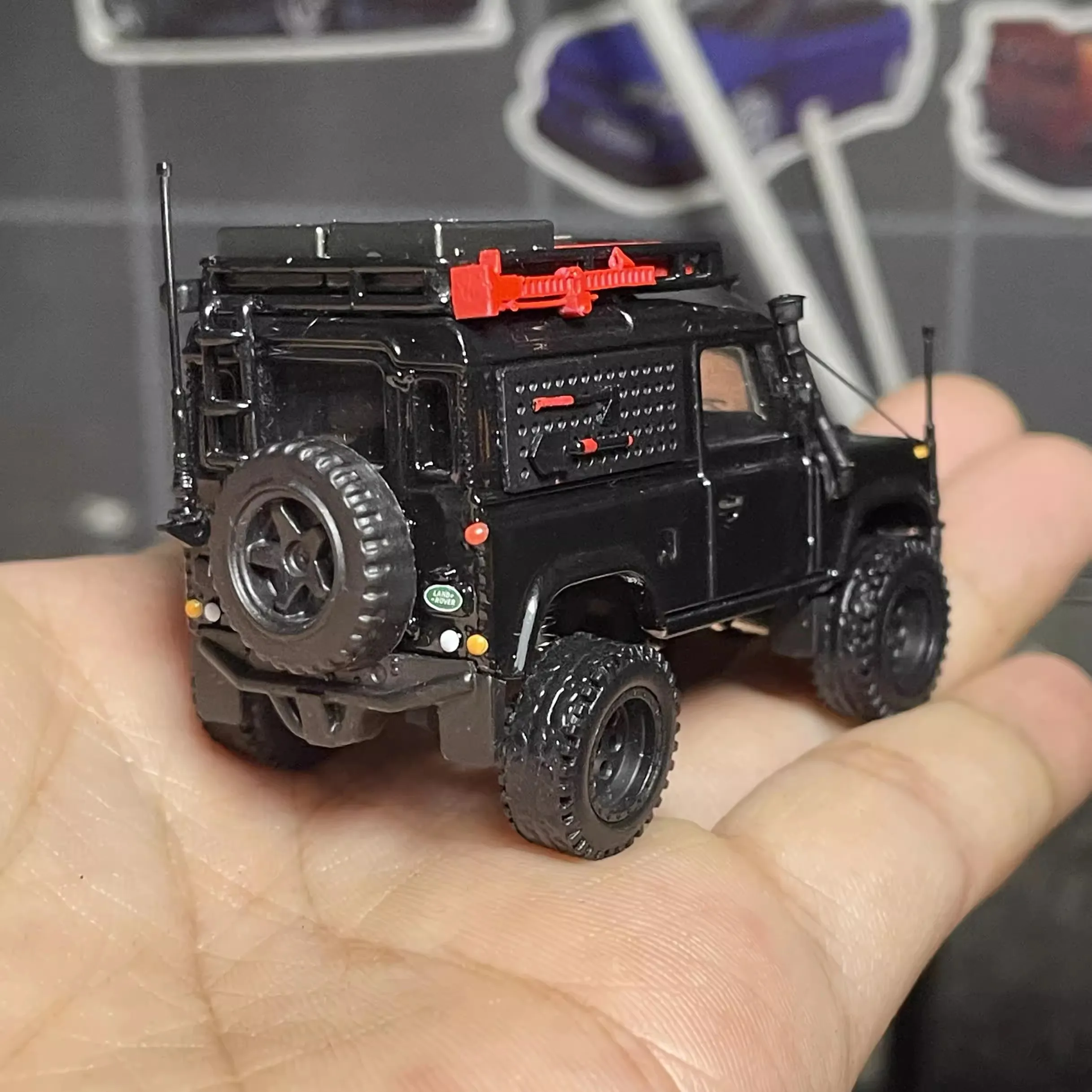 1/64 Rover Defender Modified Shock Version Off-Road Vehicle Model Alloy Car