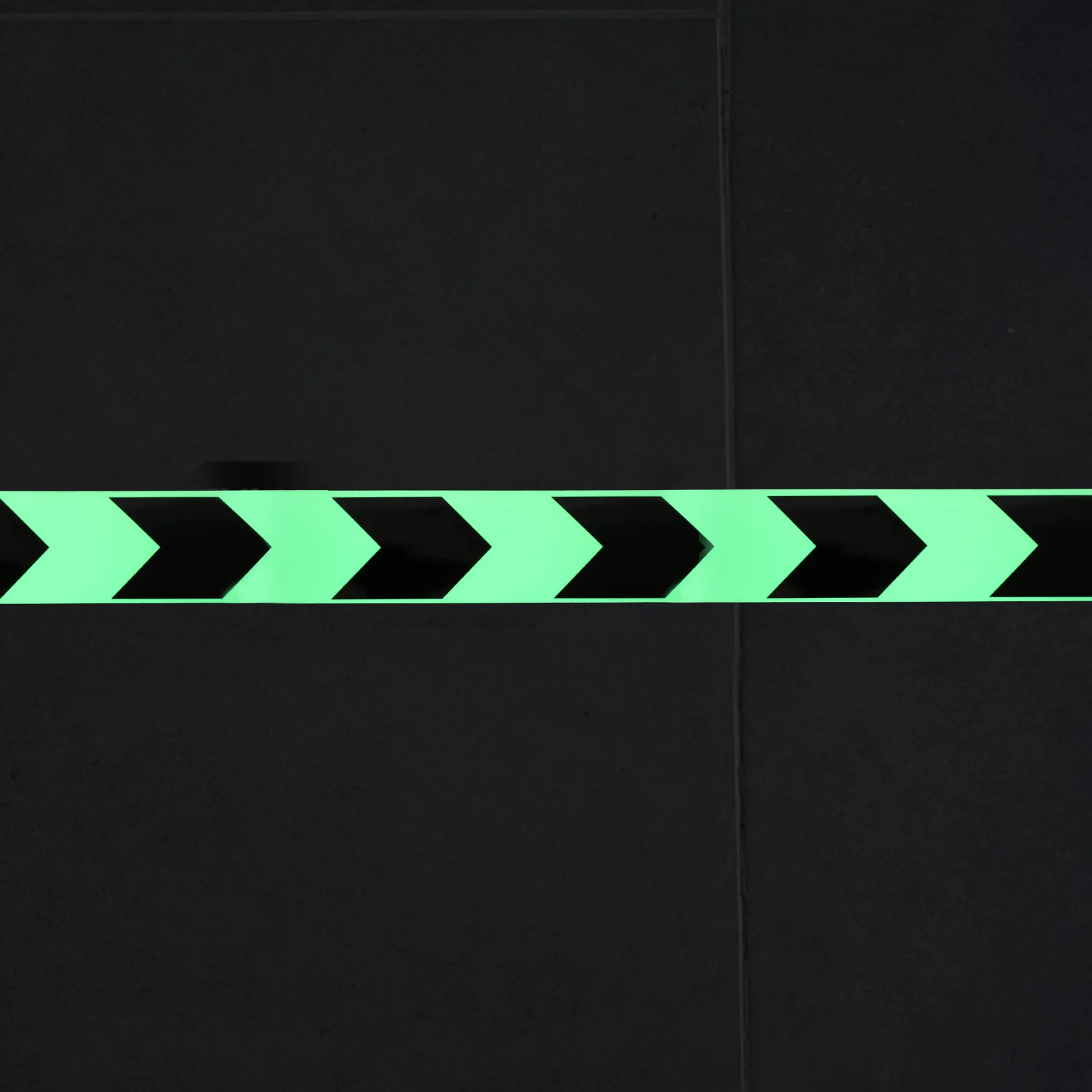 1 Roll Luminous Directional Arrow Glow In The Dark Self Adhesive Waterproof Floor Marking Sticker For Indoor Outdoor Use Arrow