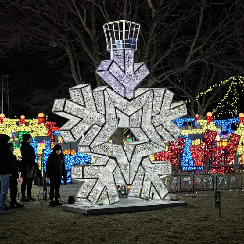 Large 3D LED Snowflake Light Outdoor Waterproof Christmas Decoration for Street Park Landscape Holiday Scene Display