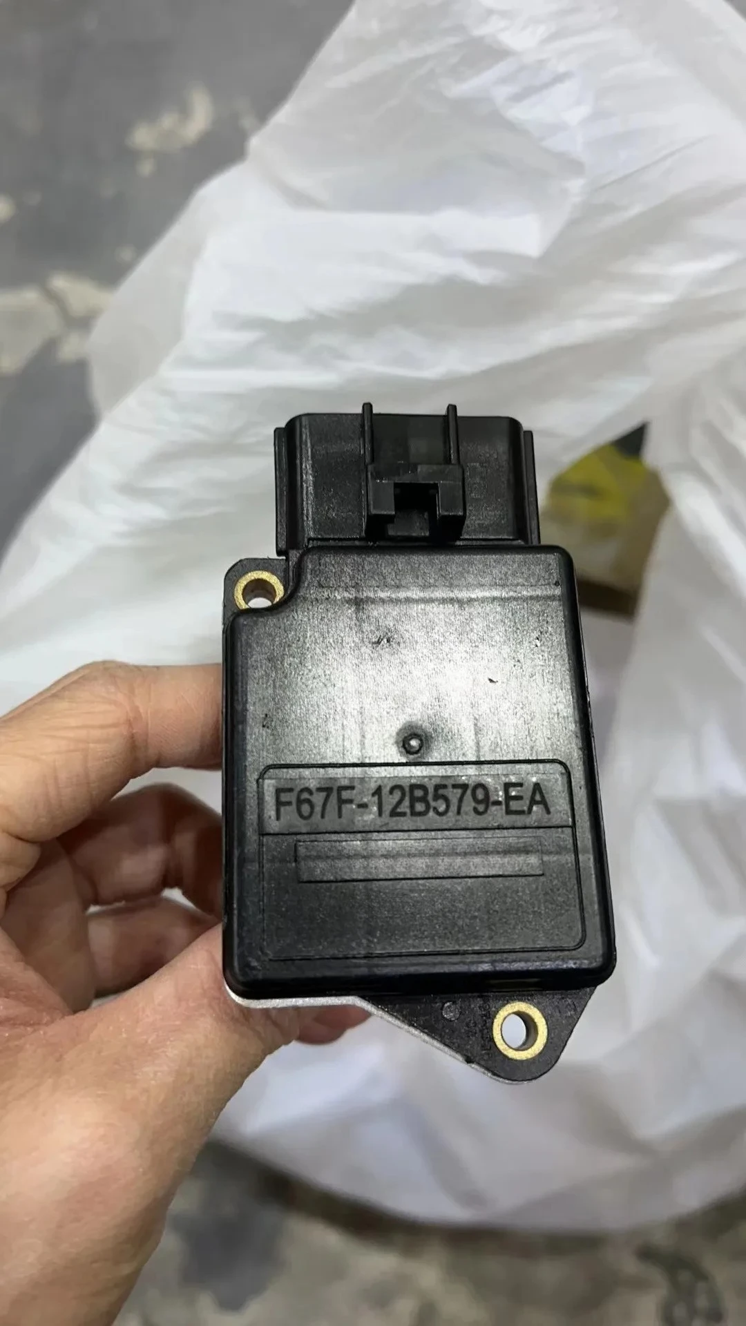 

1pc F67F-12B579-EA Original Used F67F12B579BA F67Z12B579B ZZM313210A F67Z12B579MRM For Aerostar For B Air Flow Meter