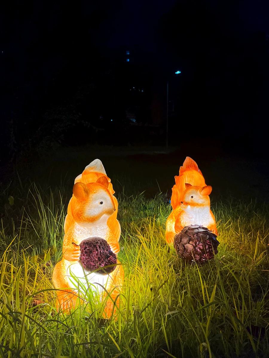 Outdoor Luminous Cartoon Animal Landscape Lamp Creative Sculpture Lawn Lamp Square Courtyard Decoration Squirrel Pendant Lamp