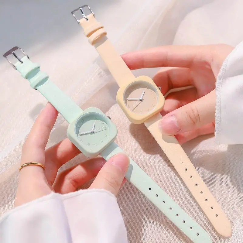 여성용 쿼츠 시계, Qpc 하트 팔찌, 캐주얼 라운드 포인터, 우아한 블랙 하트 팔찌 세트, 패션