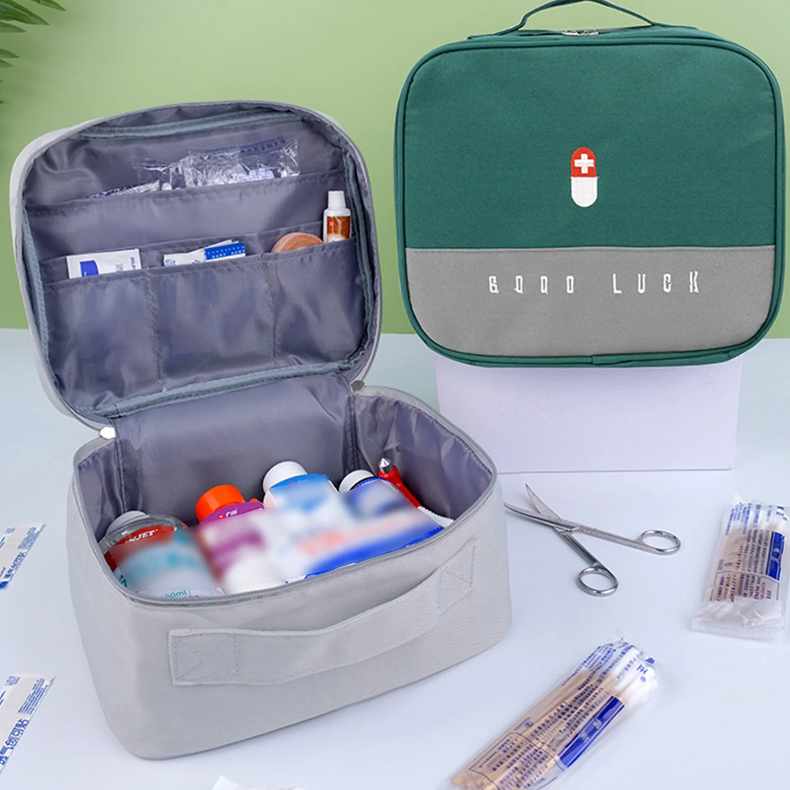 Large travel storage bag, portable small item storage box, medicine storage bag, single zipper can be used for small item storag