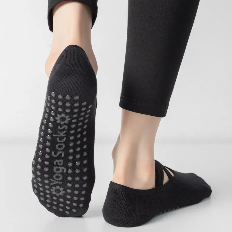 ถุงเท้าโยคะเต้นรำกันลื่นแบบมีสายรัดหลังสำหรับผู้หญิง พื้นซิลิโคน สำหรับพิลาทิส บัลเลต์ ฟิตเนส