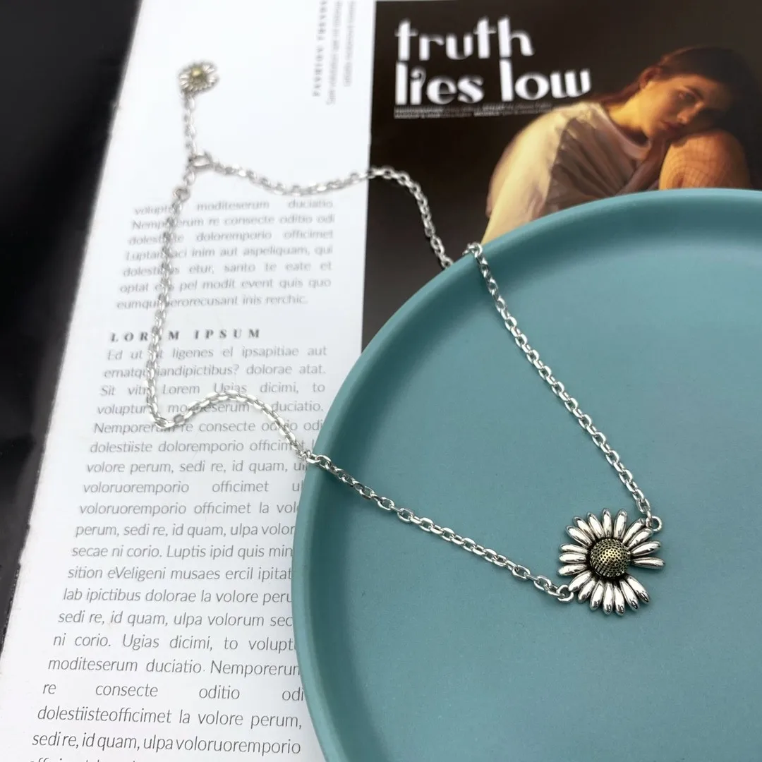 Ins cold style sterling silver daisy flower necklace trendy women stylishcasual small fresh clavicle chain