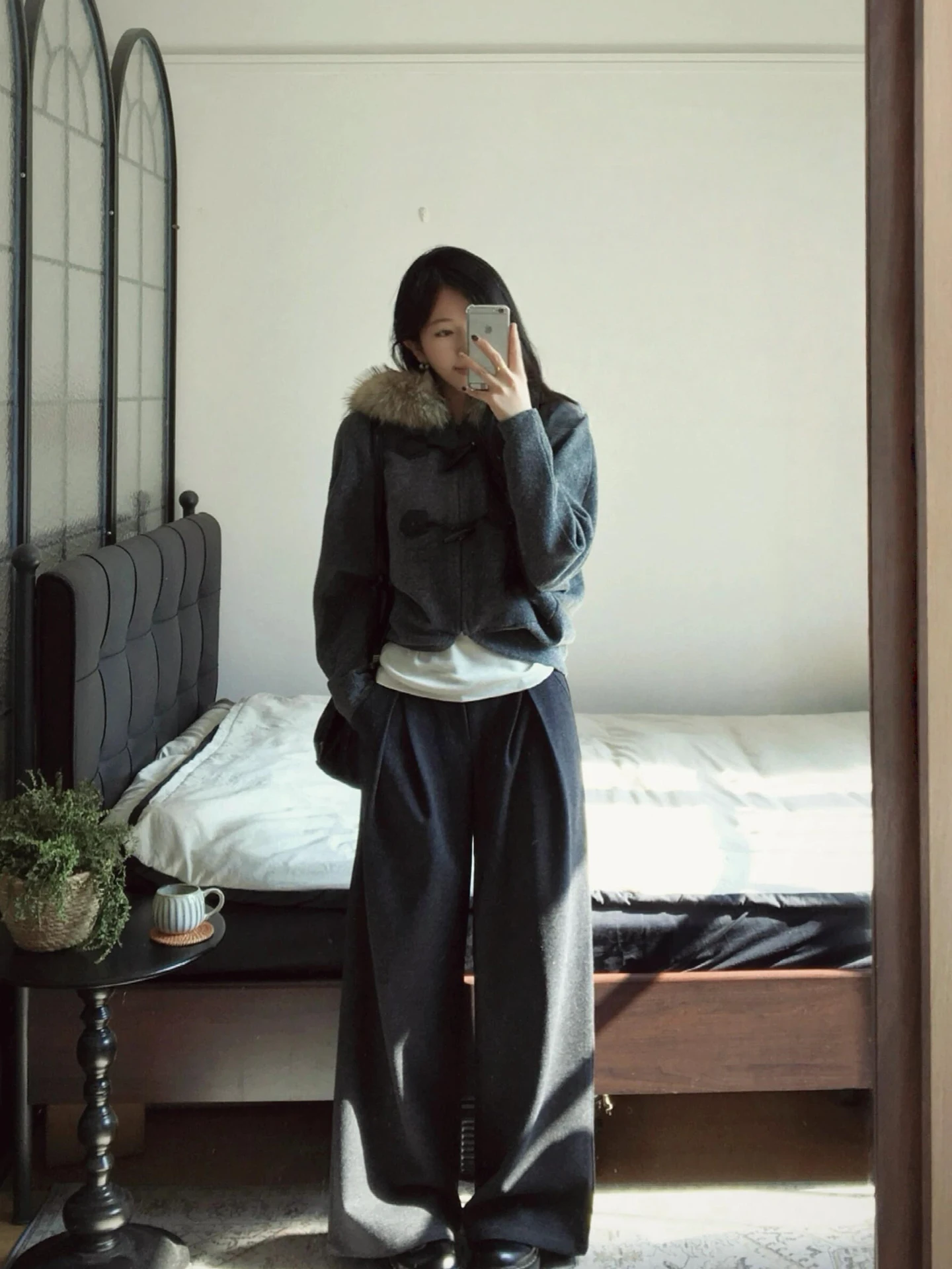 

Женская зимняя шерстяная куртка с рукавами «летучая мышь» и меховым воротником: повседневный универсальный дизайн в стиле «ленивый шик» — сенсация сезона