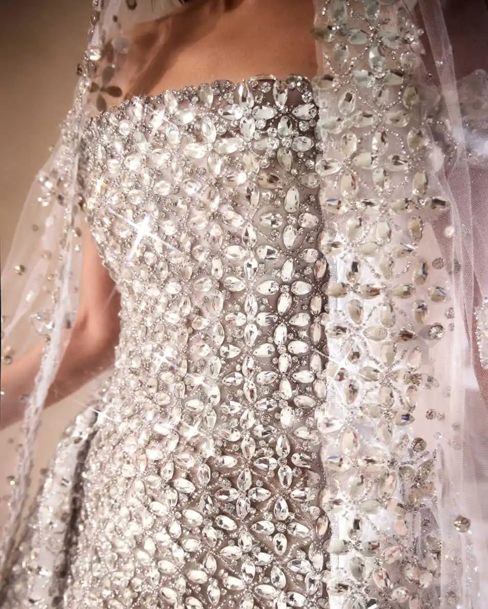 Genialna suknia balowa suknie ślubne bez ramiączek diamentowe dżetów suknie wieczorowe bez ramiączek Vestido De Noiva dostosowane