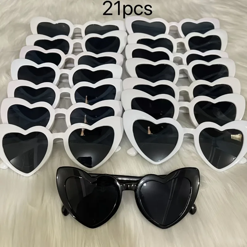 

21 Heart shaped Fashionable Glasses Suitable for Wedding Parties Bachelor Parties Graduation Ceremonies Birthdays