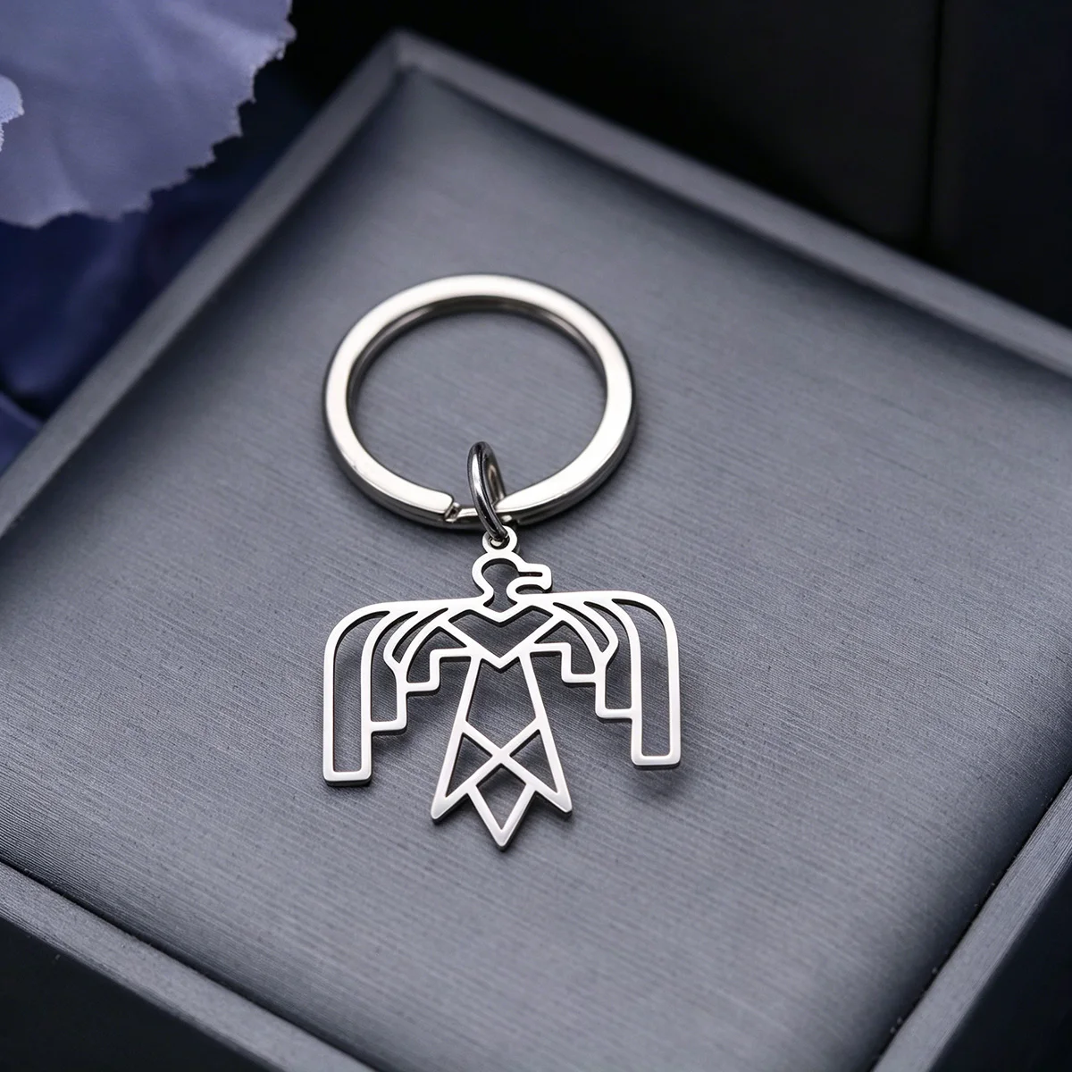 Minimalist Tribal Bird Keychain Pendant, Metal Spread Wing Eagle Key Ring Backpack Schoolbag Hanging Jewelry for Men Women